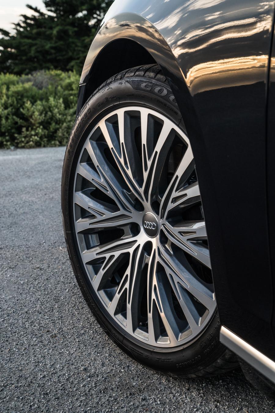 Колеса Audi A8 L 3.0 TFSI Quattro (D5) 2018 года  (NA) (фото 23 из 40)